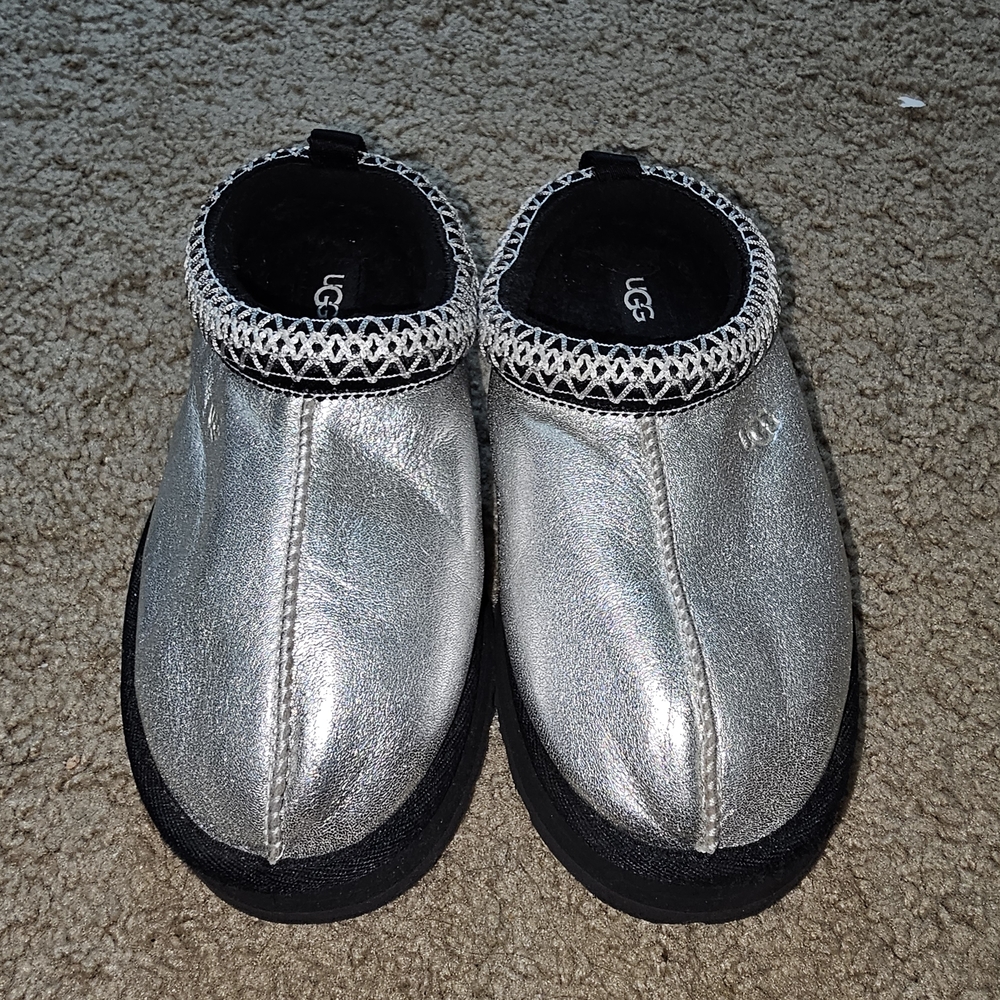 UGG Kids Tasman Slippers Metallic Silver Size 13 Cozy Slip-On Shoes